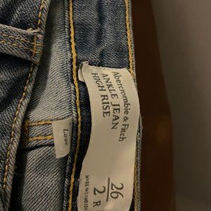 Abercrombie and Fitch Ankle Jean High Rise. Size 2 R.